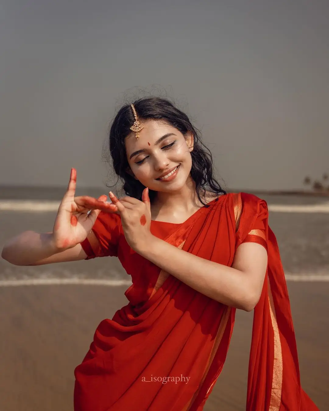 MALAYALAM ACTRESS MAMITHA BAIJU IN BEAUTIFUL RED SAREE